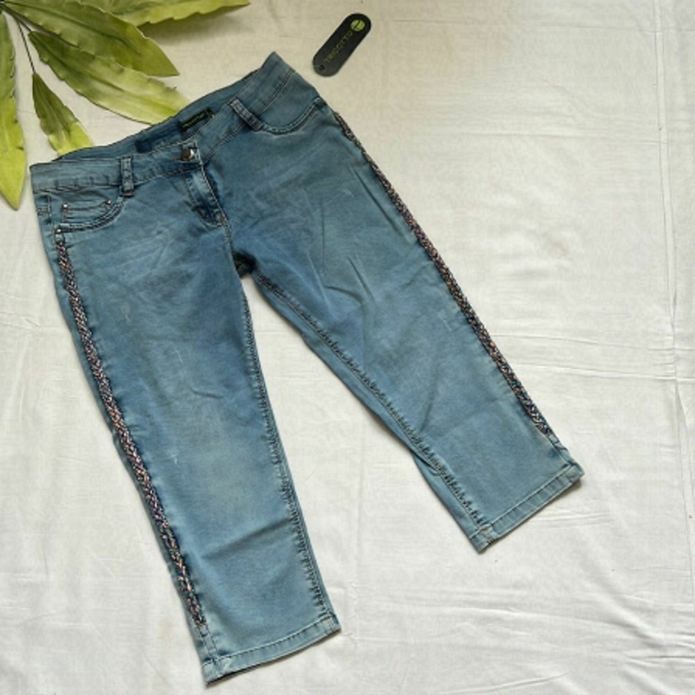 ⭐️nwt Tricotto Denim Capris⭐️